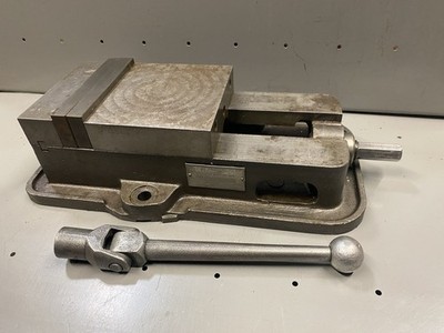 KURT Machine Vise USA D60 Milling Machine Vise 6  Jaws