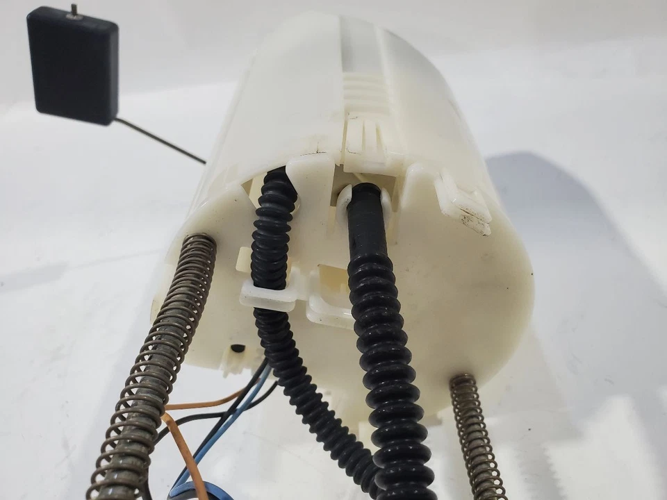 Bomba de combustible usada se adapta a: conjunto de bomba Toyota Tacoma 2008 4,0 L 6 cilindros 1GRFE motor Foto 2 de 4