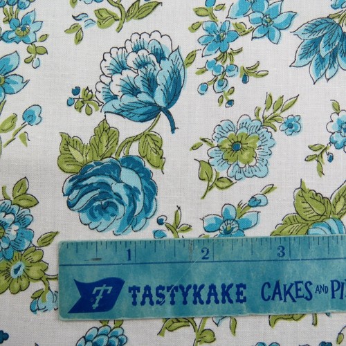 VINTAGE Lightweight Teal Blue White Rose Floral Cotton Fabric 7/8 yard - Picture 5 of 7