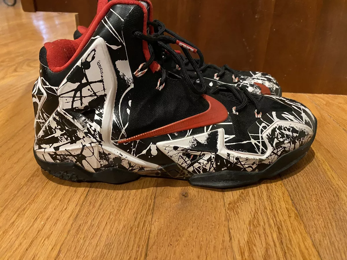 LeBron 11 GRAFITTI Size 8