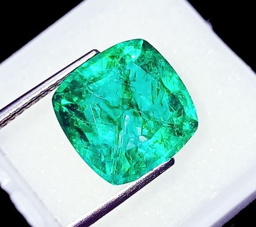 Natural Emerald In Green Color 8.95 Ct Cushion Shape Loose Gemstone Certified - Picture 4 of 6