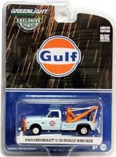 GreenLight Gulf 1969 Chevrolet C-30 Dually Wrecker