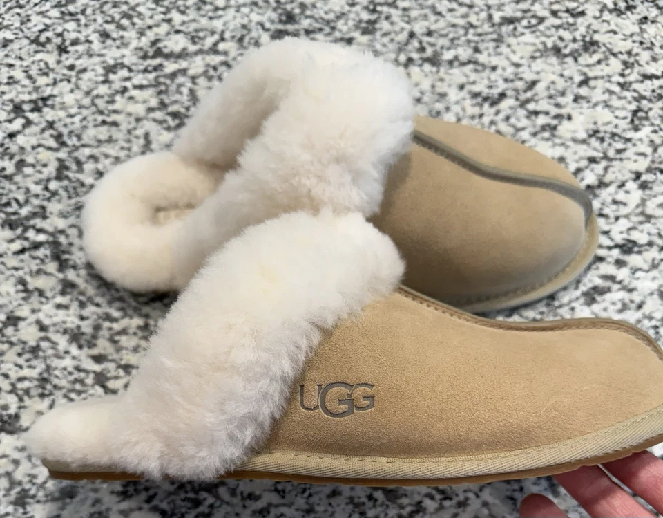 Chinelos femininos UGG Brand 1106872 Scuffette II areia macia confortável pele camurça - Imagem 4 de 4