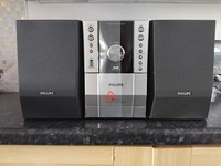 Philips MCM204 Micro Hi-Fi System - CD Player, Digital/ FM Radio, USB, MP3 Link.
