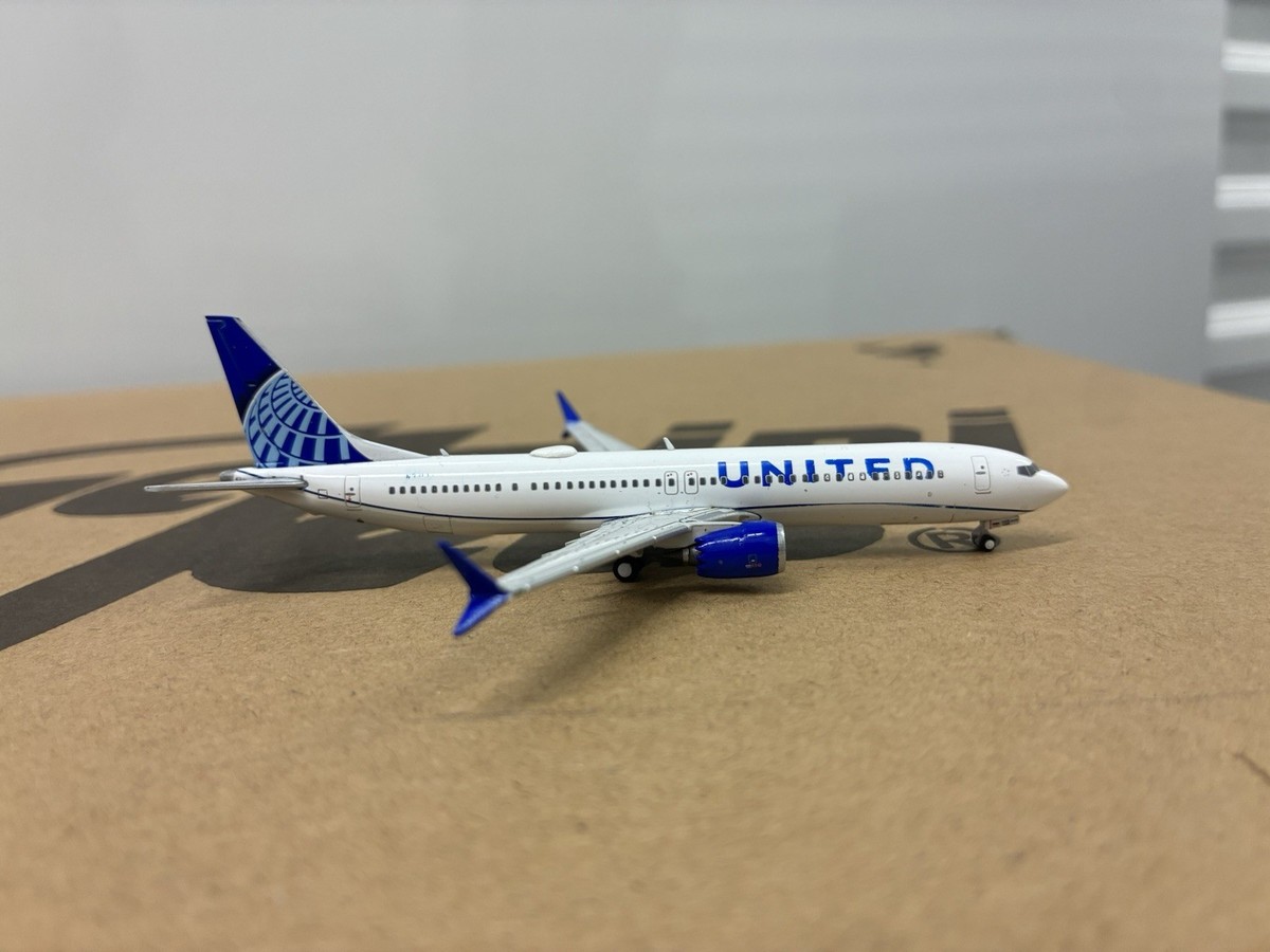 ジェミン Gemini Jets Boeing 737 Max 9 N37555 1:400 Scale United Airlines