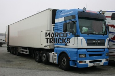 LKW Foto MAN TGA 26.430 Kühlsattelauflieger Norwegen blau ABA Kjøls Frys #j2lo