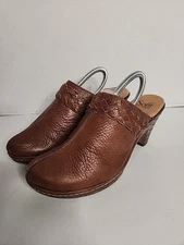 Sofft Womens Brown Leather Heeled Mules Clogs Braided Strap Comfort size 8.5