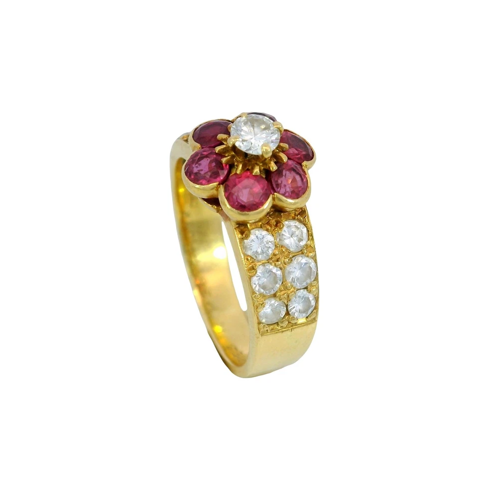 Anillo Van Cleef Rubí Diamante Racimo Flor Oro Amarillo 18K Talla 5.25 Foto 2 de 4