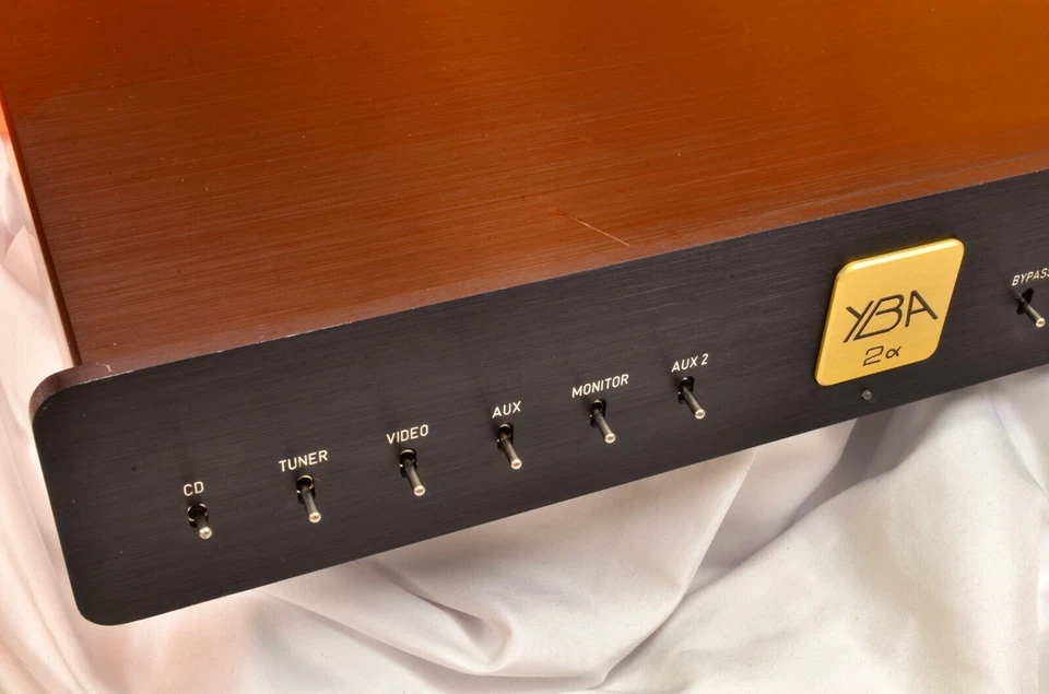 YBA 2 Alpha Line Preamplificatore-Francese-High-End con Suono Setoso-Potente - Immagine 2 di 4