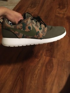 nike men's roshe one se camo shoes