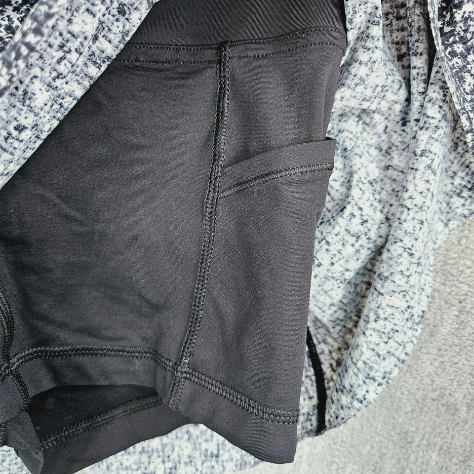 Falda Lululemon Lost In Pace Skort 4 Negra Blanca Gris Pickleball Activa Elástica Foto 4 de 4