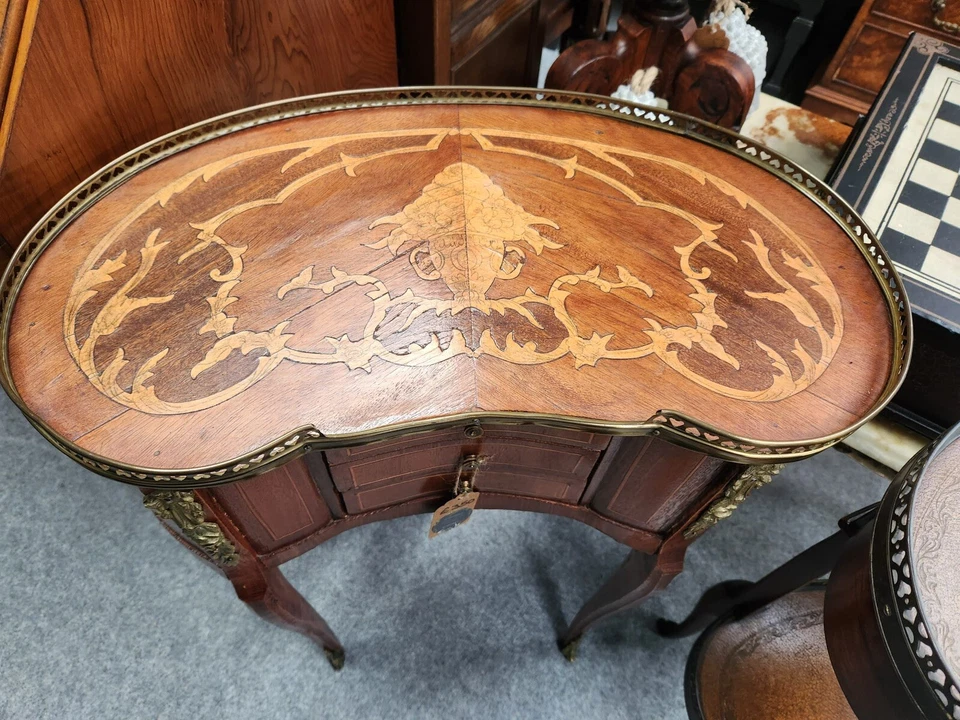 Louis XVI Style Kidney Shaped Accent Table, Occasional Table - Image 2 of 4
