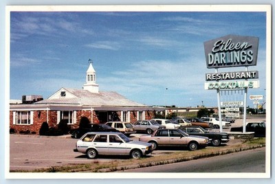 1960 Seekonk Massachusetts MA Postcard Eileen Darling Restaurant Junction Route