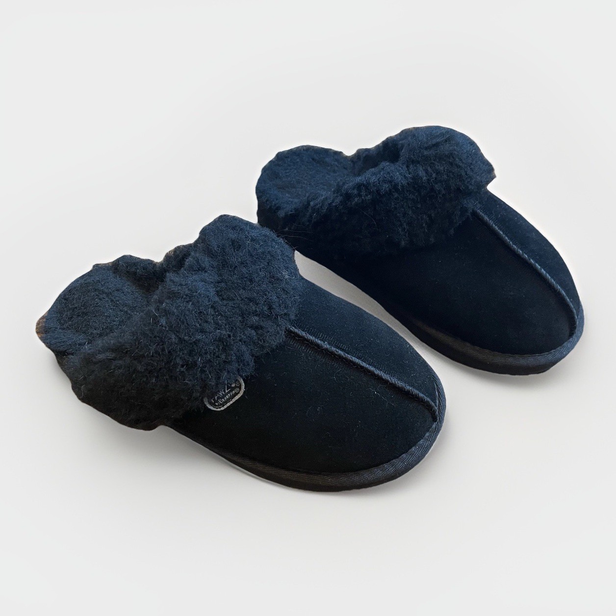 PAWZ By Bearpaw Women’s Black Size 6 Mackenzie Suede Scuff Slippers Mules