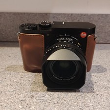 Leica Q2 47MP Full Frame — Pristine Condition + Extras