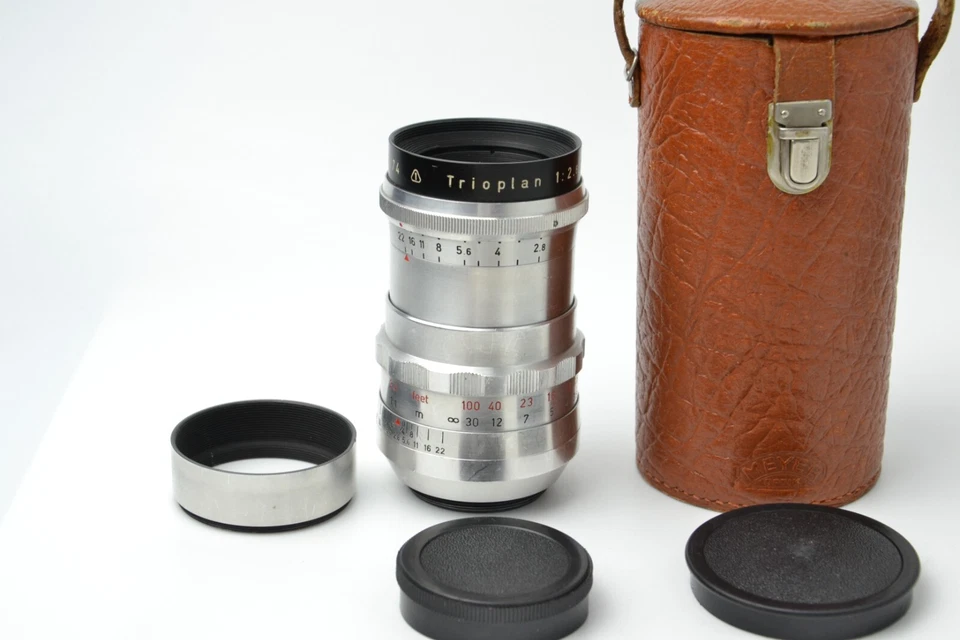 Meyer Optik Gorlitz Trioplan 100mm f2.8 M42 mount lens S/N 1572174