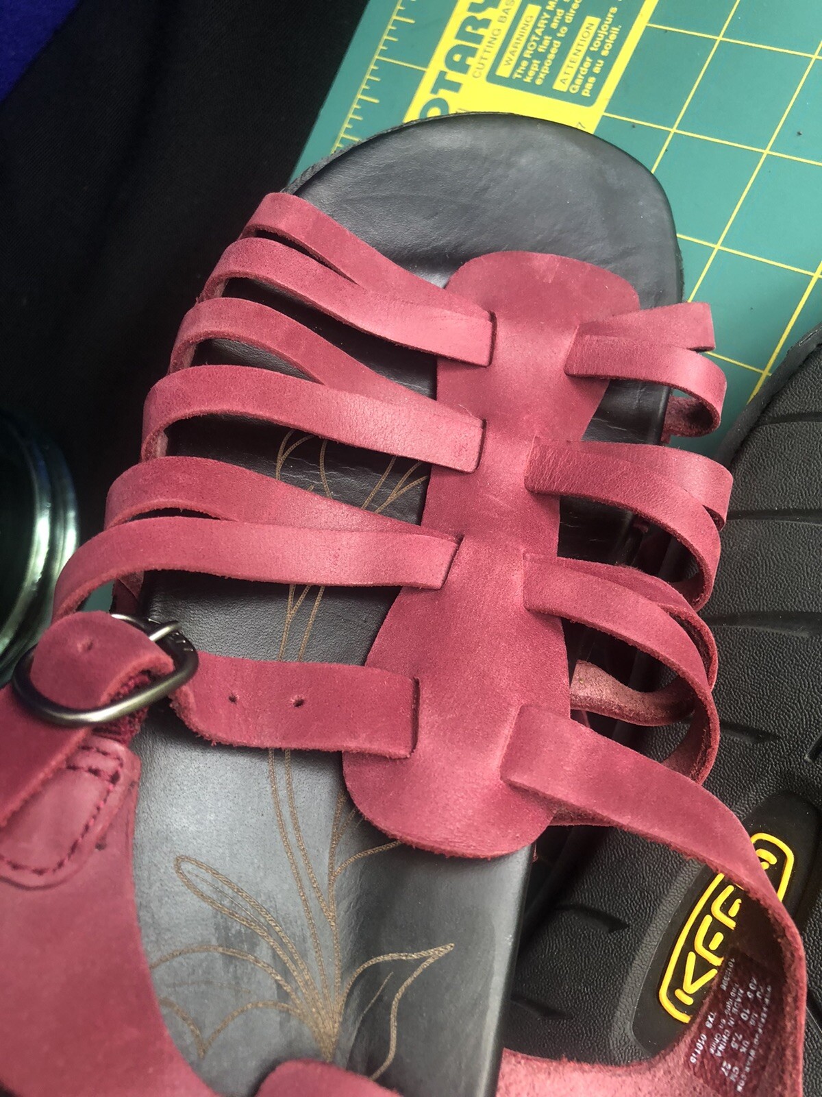 Sandali donna KEEN Alman gladiatore rosso barbabietola 1012396 taglia 10 indossati una volta