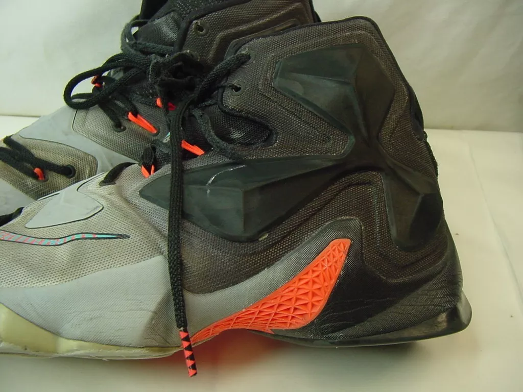 Nike lebron best sale 13 prezzo basso