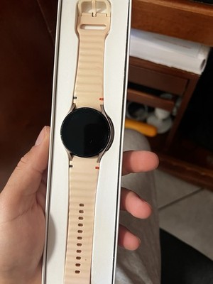 Samsung Galaxy Watch4 SM-R860 40mm Aluminiumgehäuse mit Sportarmband - Pink Gold...