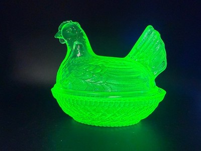 Wilkerson Glass USA Green Vaseline Uranium Glass Hen on Nest Covered Dish   4.5''