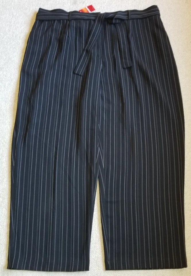NWT $95 Womens Pant Suit-AVENUE-black/white pinstriped lightweight-26/28 - Image 2 of 4