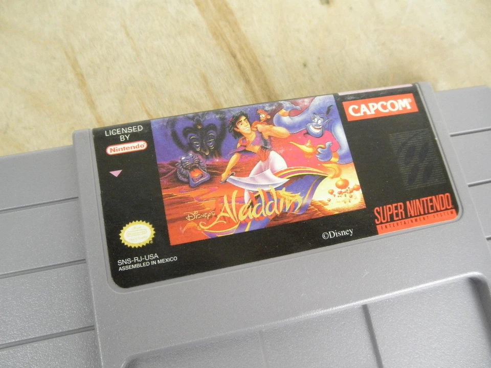 Vintage Disney's Aladdin Super Nintendo SNES Game Cartridge CAPCOM SNS-RJ-USA - Image 2 of 4