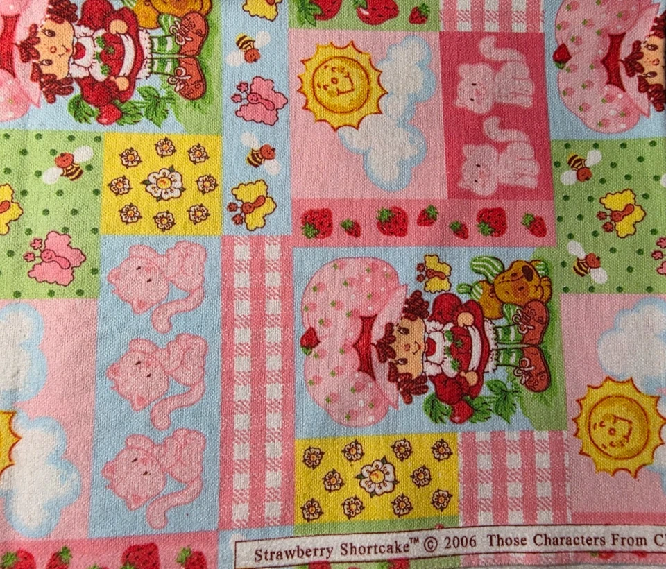 Tela artesanal de franela con retazos de pastel corto de fresa por yarda NUEVA 2006 Foto 2 de 3
