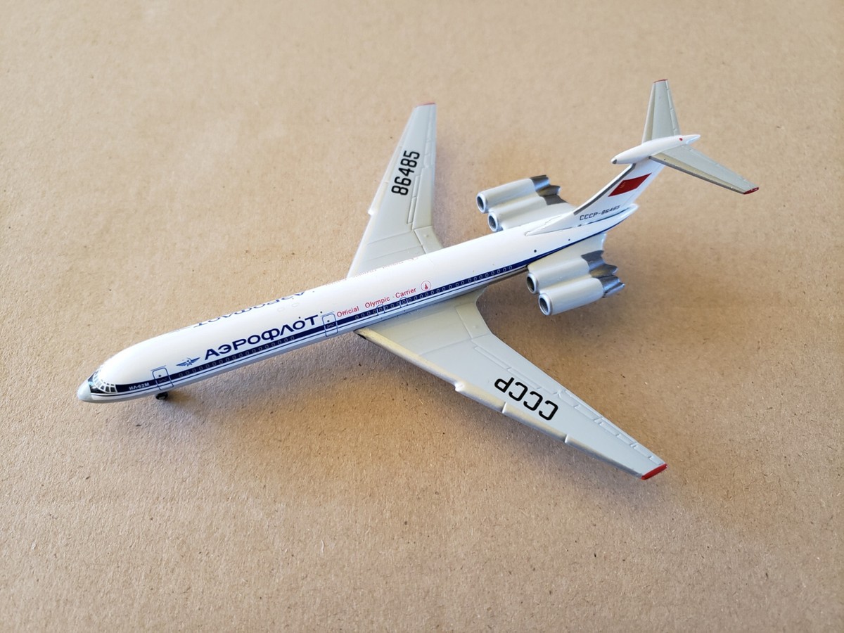 1/400 Gemini Jets アエロフロートIL-62M sddefault.jpg