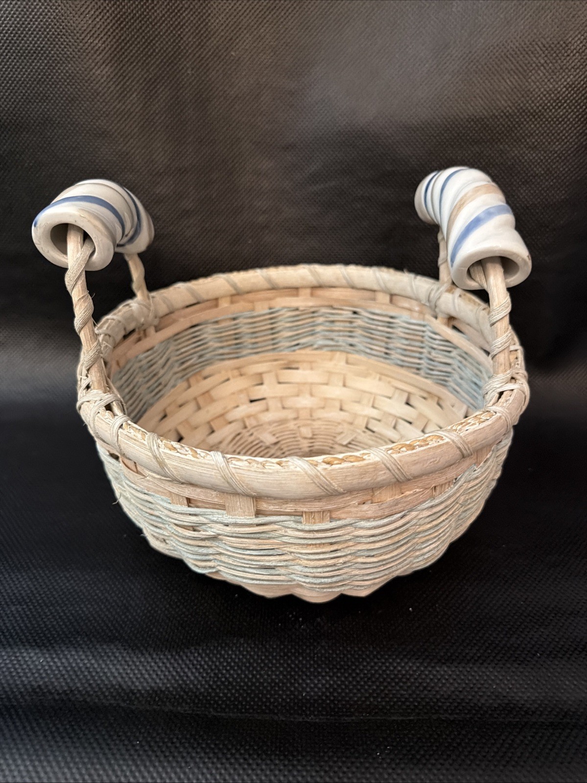 Round White Wicker Strawberry Basket With Ceramic Handels  Home Decor