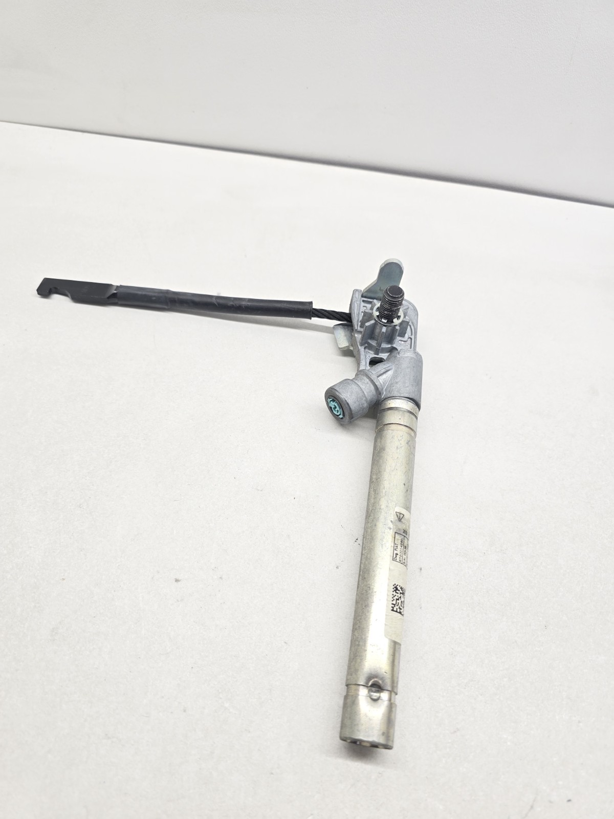 14-17 Maserati Ghibli M157 Front Left Driver Side Seat Belt Bracket Oem