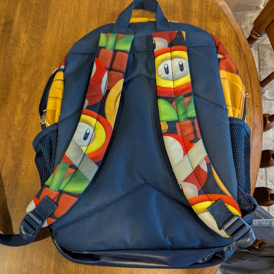 Mochila Nintendo Mario Niños - Roja y Azul Foto 2 de 4