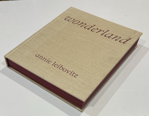 Annie Leibovitz: Wonderland Hardcover 2021 Trade Edition - Picture 6 of 7