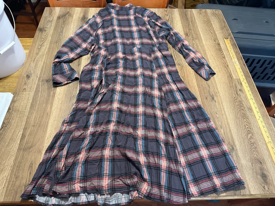 Torrid Sweater Women's 3X Blue Pink Green Black Plaid Long Sleeve Cardigan - Image 2 of 4