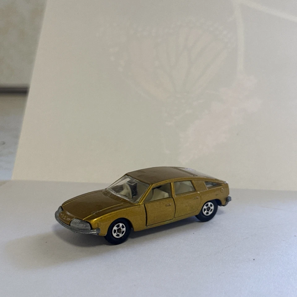 Caja de cerillas vintage Lesney # 56c BMC 1800 Pininfarina Gold 1969 Foto 2 de 4