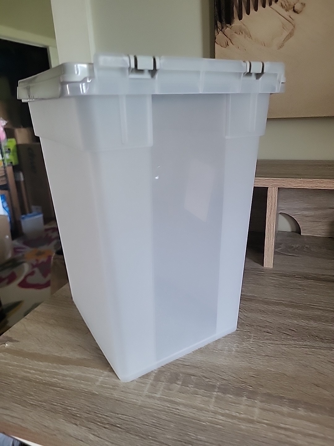USA 10 Lbs / 12.75 Qt WeatherPro Airtight Pet Food Storage Container for Dog