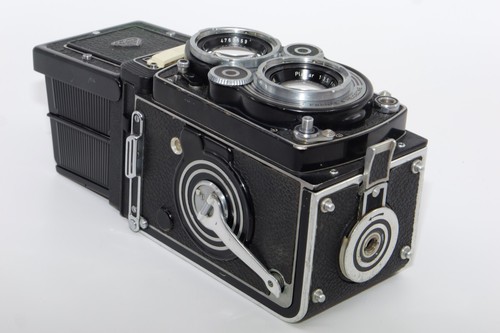 Rolleiflex 3.5F 6x6cm TLR Film Camera. Zeiss Planar 75mm f3.5 Lens. Case. Hood. - Picture 8 of 22