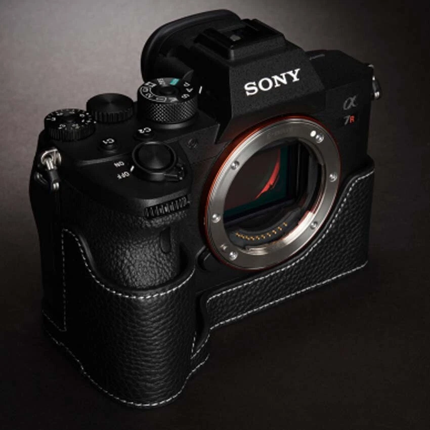 Medio estuche de cuero genuino hecho a mano para cámara para Sony A7R4 A7IV Foto 3 de 4