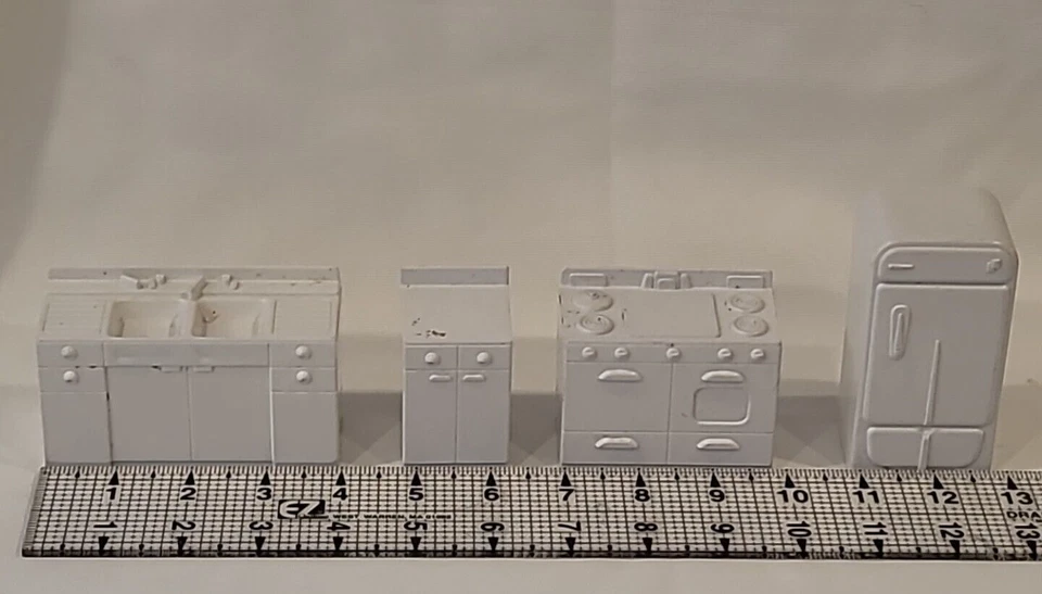 Кукольный домик MAR кухня винтажная белая пластиковая раковина плита шкафы холодильник - Изображение 2 из 4