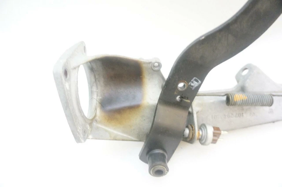 Pedal de freno + soporte + sensor 81-85 380sl 380slc OEM Mercedes W107 R107 Foto 3 de 4