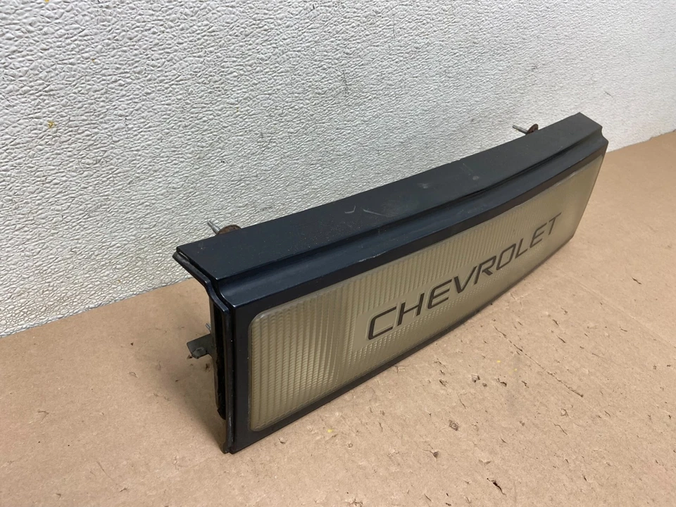 1990 to 1994 Chevrolet Lumina Center Backup Light Lens F0389 - Image 3 of 4