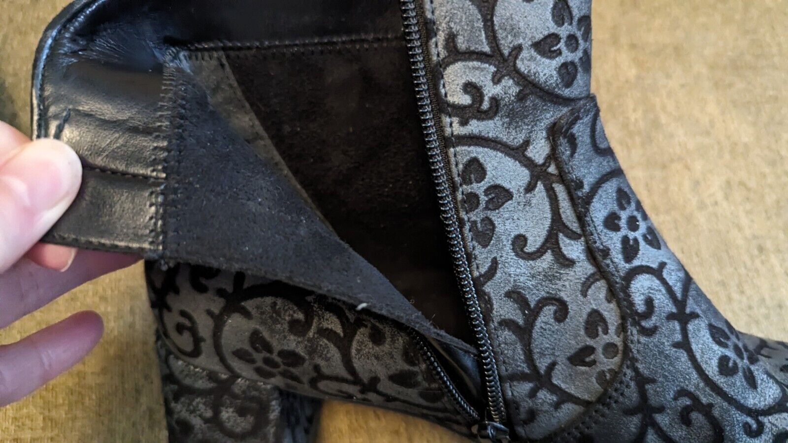 Elegant Gabor Black Suede Floral Ankle Boots Bloc… - image 6