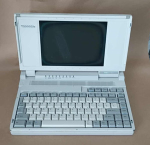 TOSHIBA T2000 SXe Vintage PC Laptop Untested PARTS BAD SCREEN AS-IS
