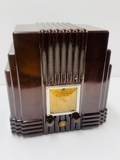 VTG SKYSCRAPER AWA FISK RADIOLETTE IN BROWN BAKELITE DECO TUBE RADIO