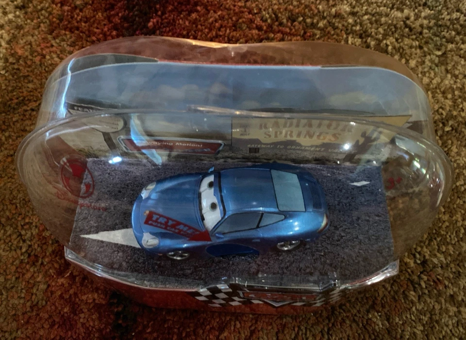 Película exclusiva de Disney Store CARS Talking Sally Carrera nueva sellada 2006 - ¡LEER! Foto 3 de 3