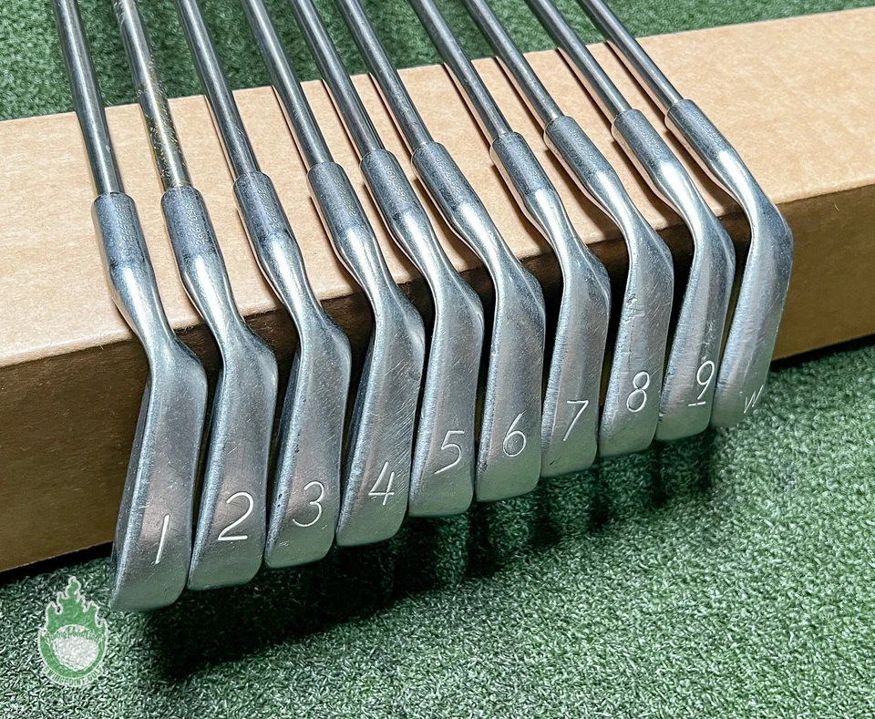 二手 右握 Ping Black Dot Eye 2 铁杆 1-PW 硬度 钛高尔夫球杆套装 — 第 2/4 张图片
