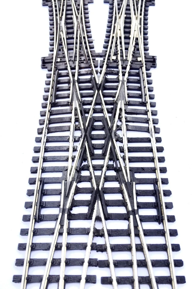 Peco based OO Scissor Crossover 2 tracks into 4 DCC only space saver fiddle yard - Image 2 of 4