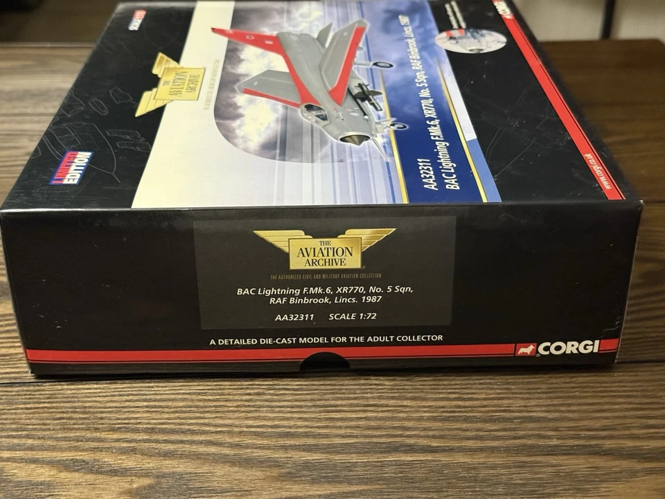 Corgi AA32311 1:72 Scale BAC Lightning F.Mk.6 'XR770' No. 5 Sqn RAF Binbrook - Image 3 of 4