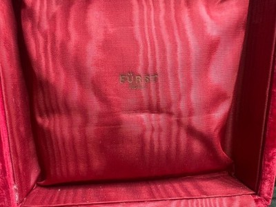 FURST Schmuckschatulle Aufbewahrung Etui Samt Rot Innen Seide Moiré