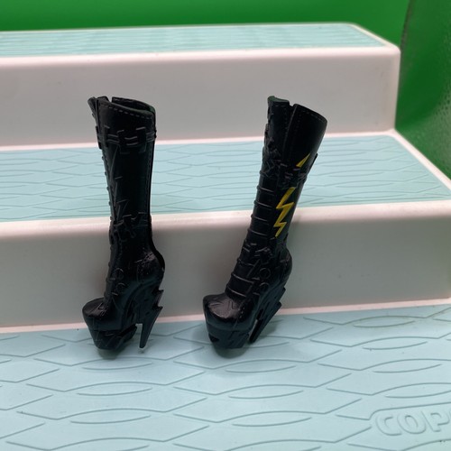 Monster High Shoes Shop Basic Shoes High Heels Boots -Choose and Bundle - Picture 19 of 35