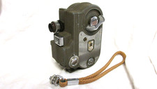 VINTAGE 1940s UNIVERSAL CINEMASTER II MODEL G-8 8MM MOVIE CAMERA w/ STRAP
